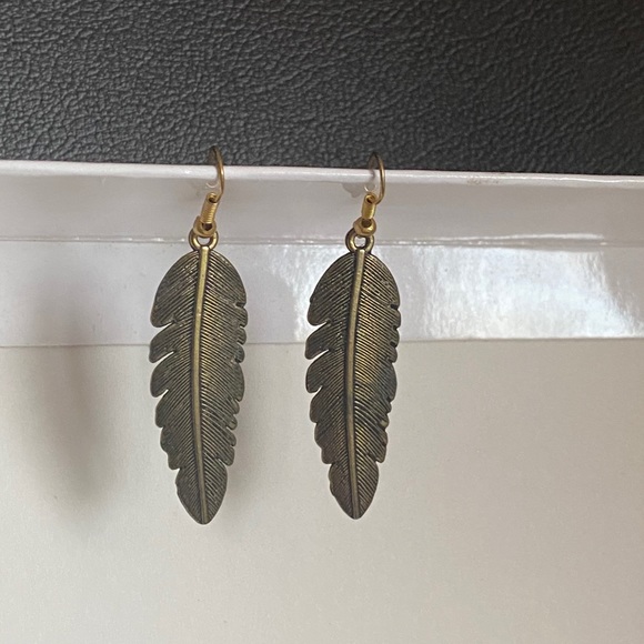 Earrings - Picture 3 of 5